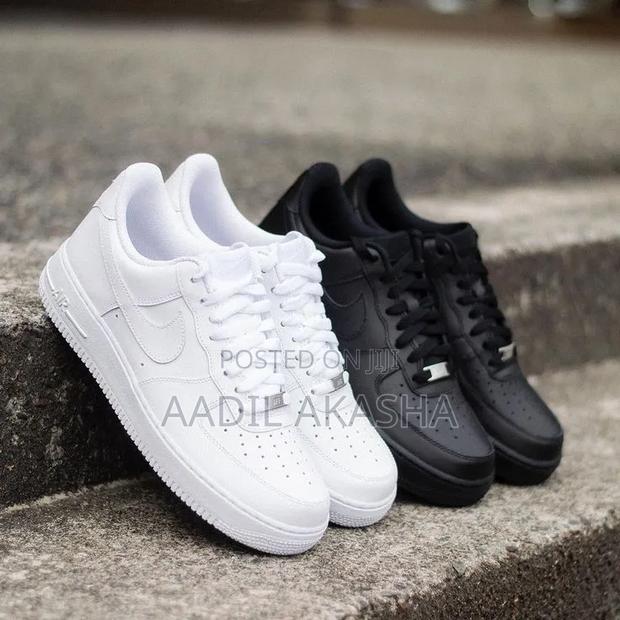 NIKE AIR FORCE LOWS, Triple White Triple White