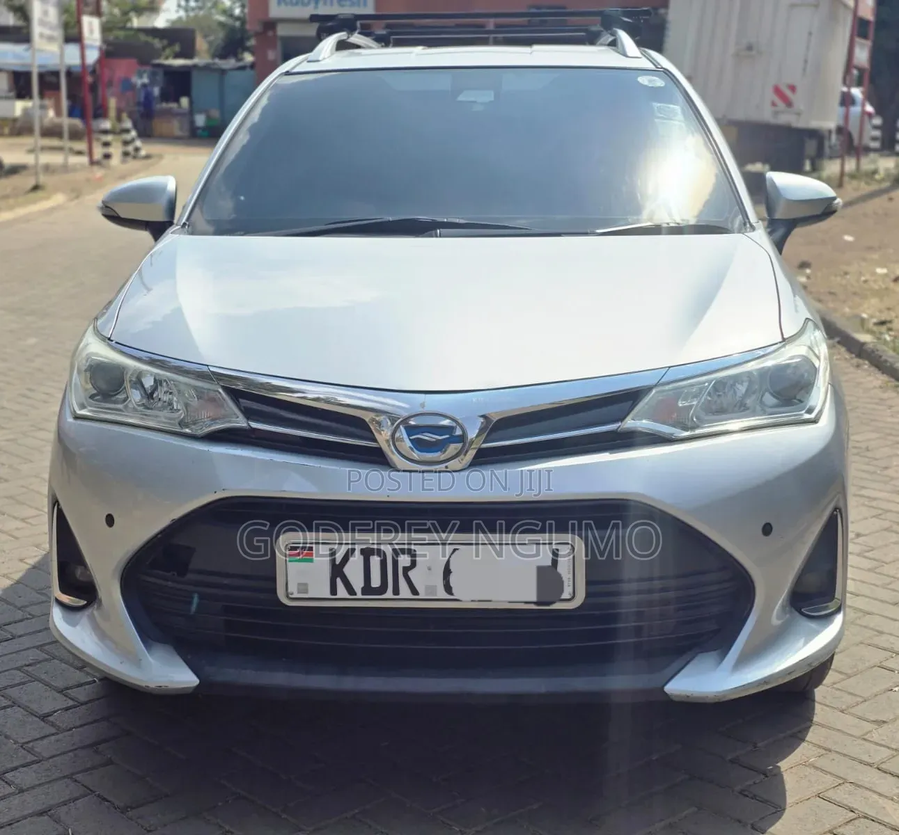 Toyota Corolla Fielder 2018 Silver