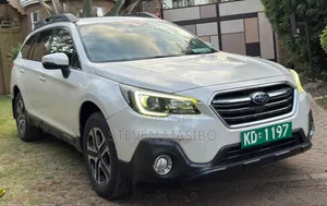 Subaru Outback 2018 White
