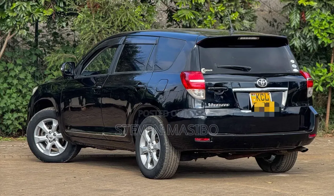 Toyota Vanguard 2011 Black