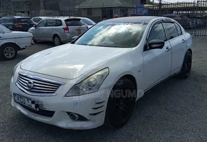 Nissan Skyline 2012 White