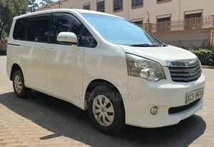 Toyota Noah 2011 White