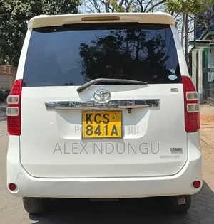 Toyota Noah 2011 White