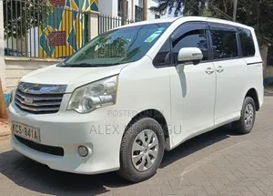 Toyota Noah 2011 White