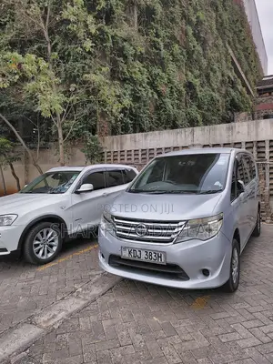 Nissan Serena 2015 Silver