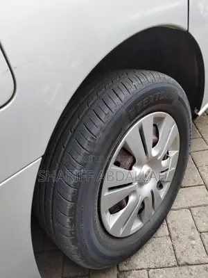 Nissan Serena 2015 Silver