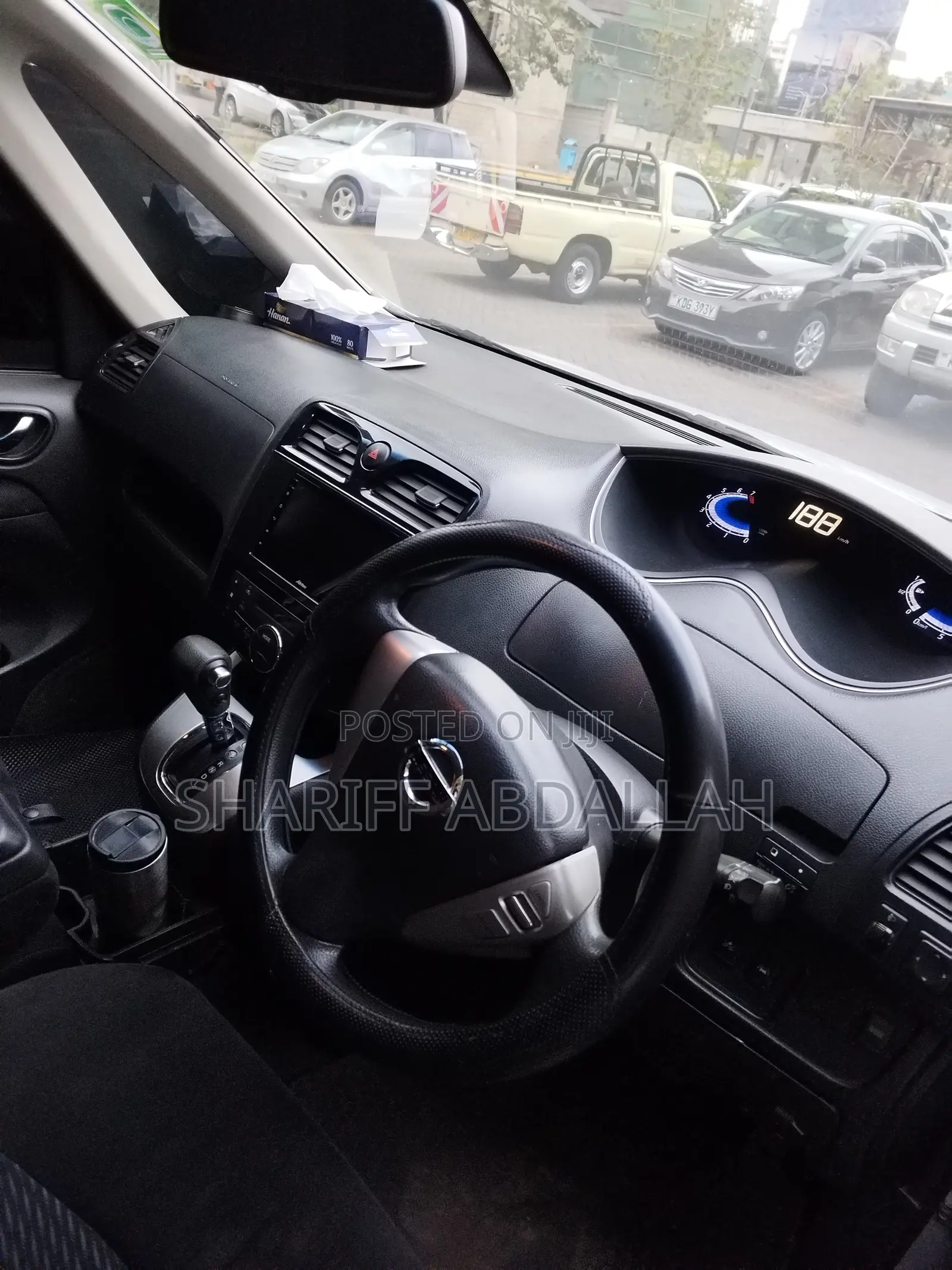 Nissan Serena 2015 Silver