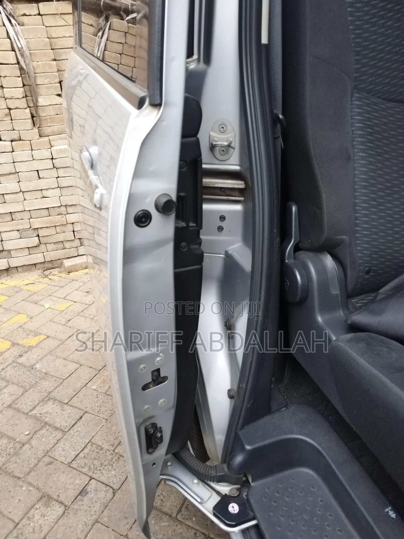Nissan Serena 2015 Silver
