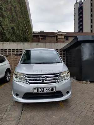 Nissan Serena 2015 Silver