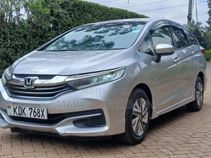 Honda Fit Shuttle 2016 Silver