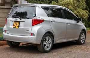 Toyota Ractis 2011 Silver