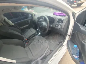 Volkswagen Polo 2011 White