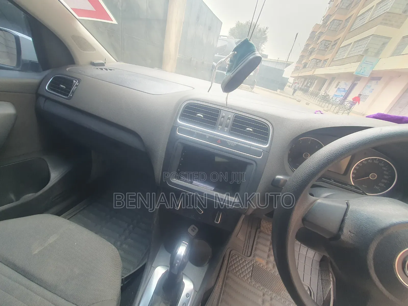 Volkswagen Polo 2011 White