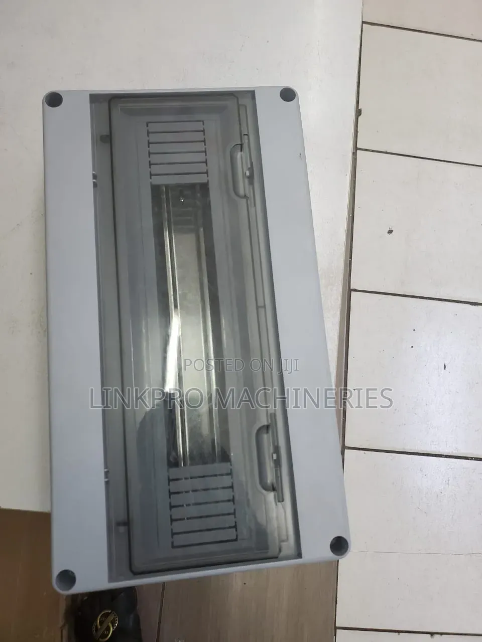 Leader 18 Way Combiner Box