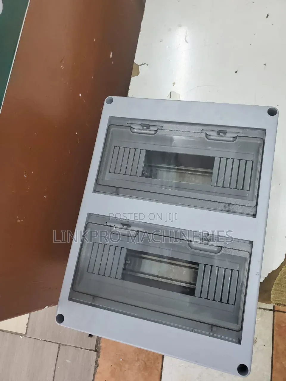 Leader 24 Way Combiner Box