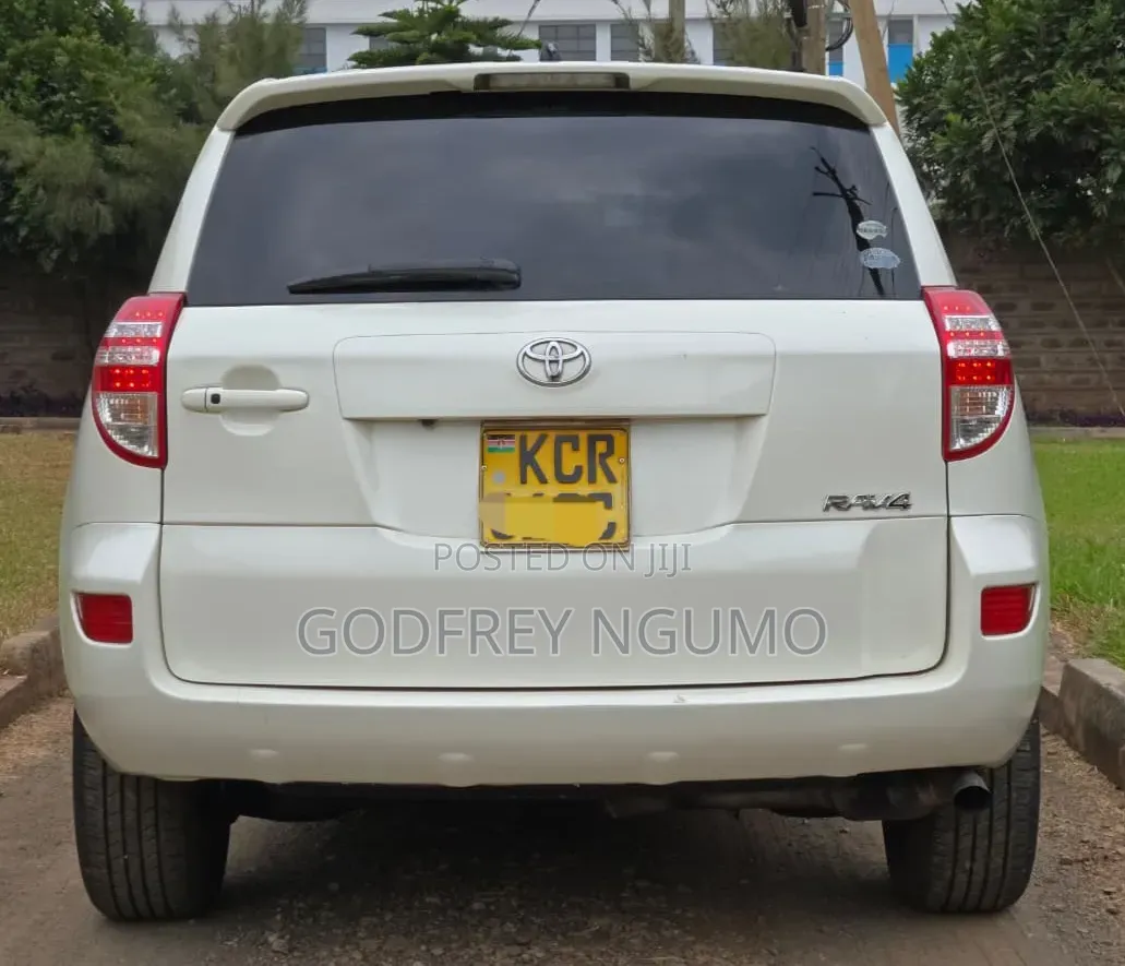 Toyota RAV4 2012 White