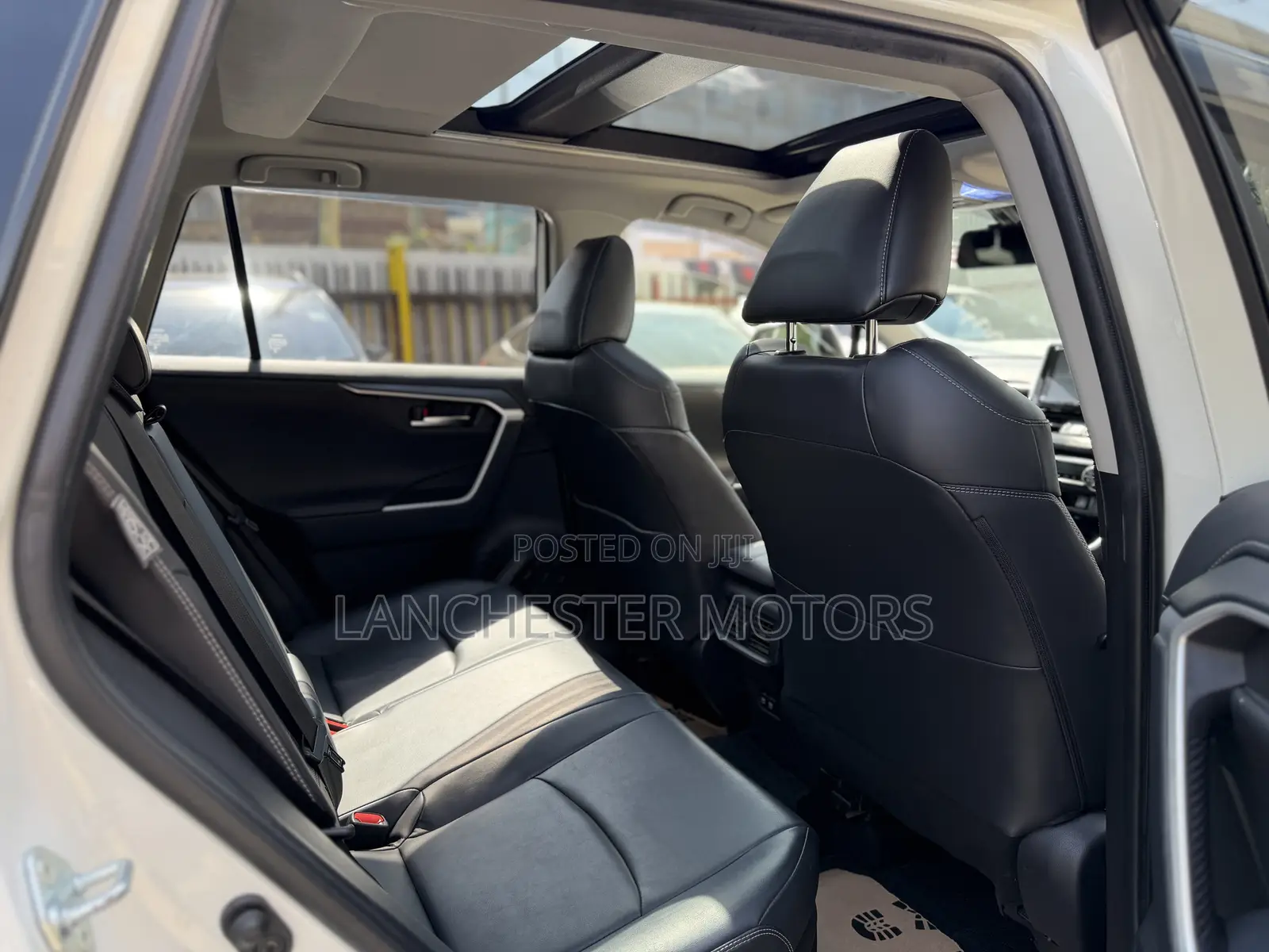 Toyota RAV4 Adventure 2019 White