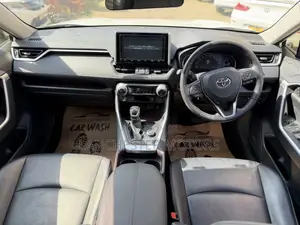Toyota RAV4 Adventure 2019 White