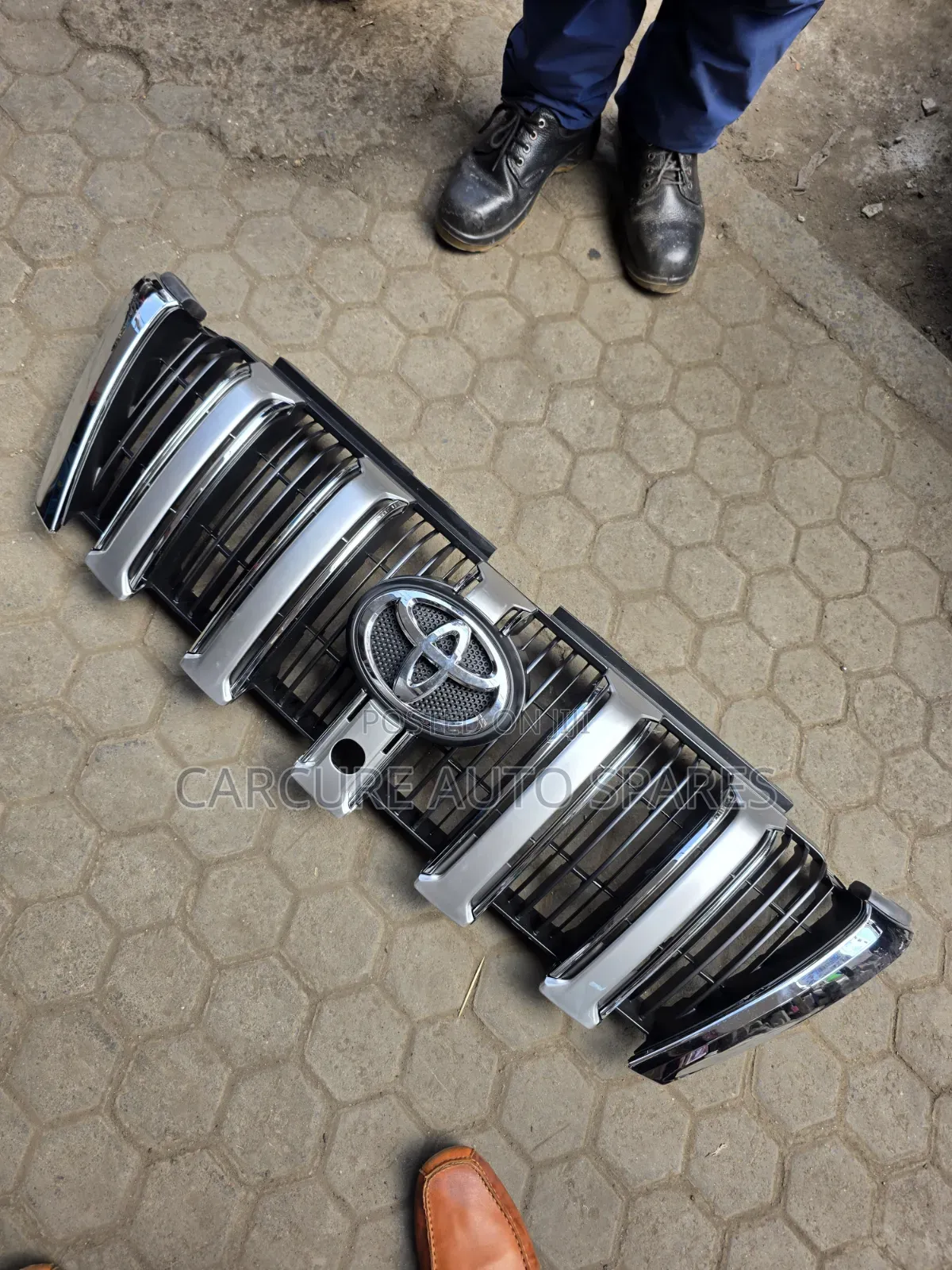 Prado 150 160 Grill With Camera Provision