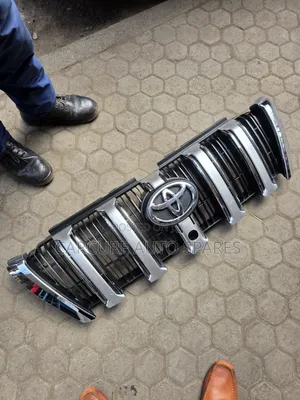 Prado 150 160 Grill With Camera Provision