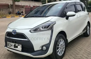 Toyota Sienta 2017 White