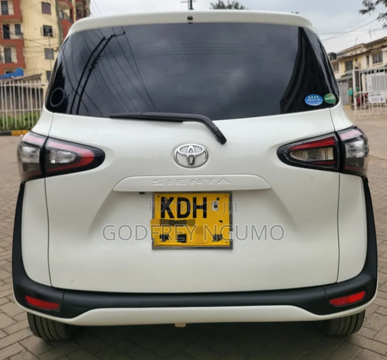 Toyota Sienta 2017 White