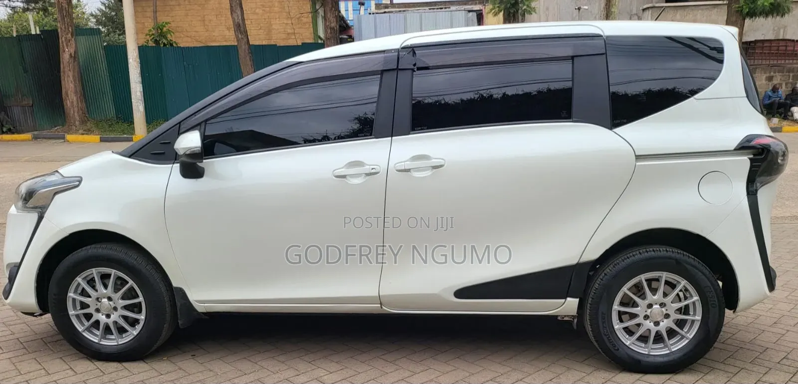 Toyota Sienta 2017 White
