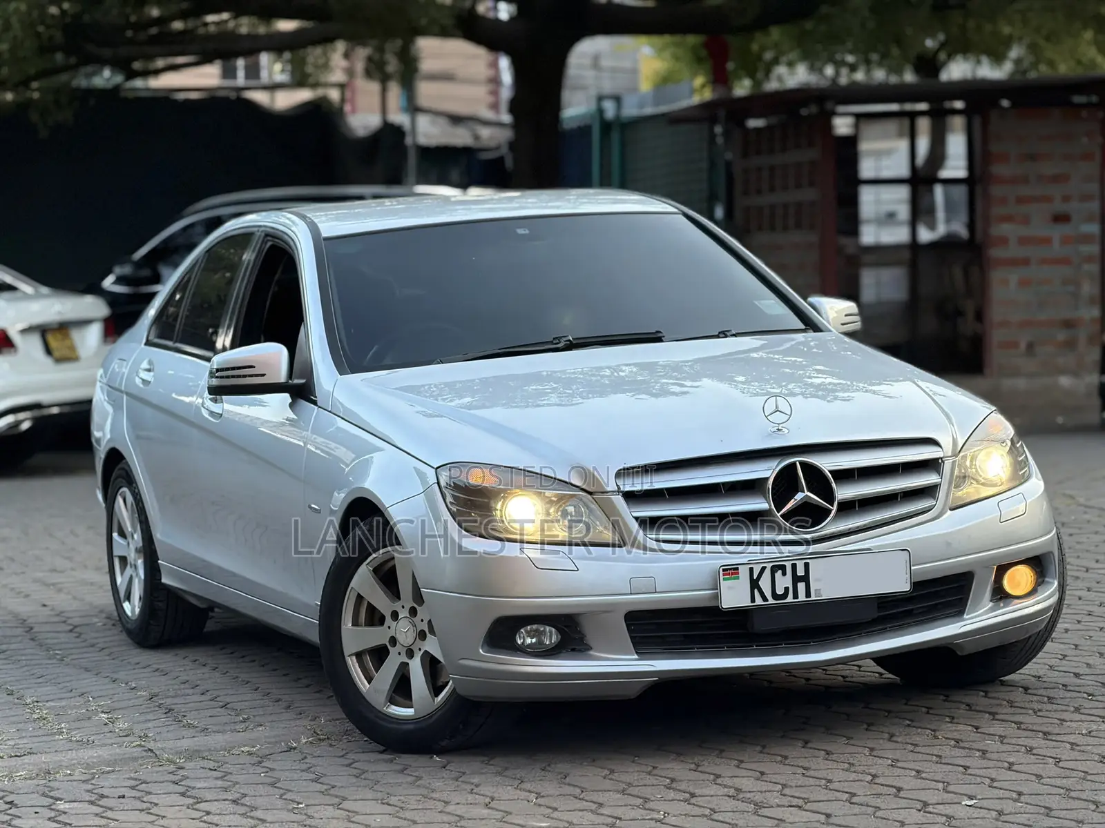Mercedes-Benz C200 2010 Silver