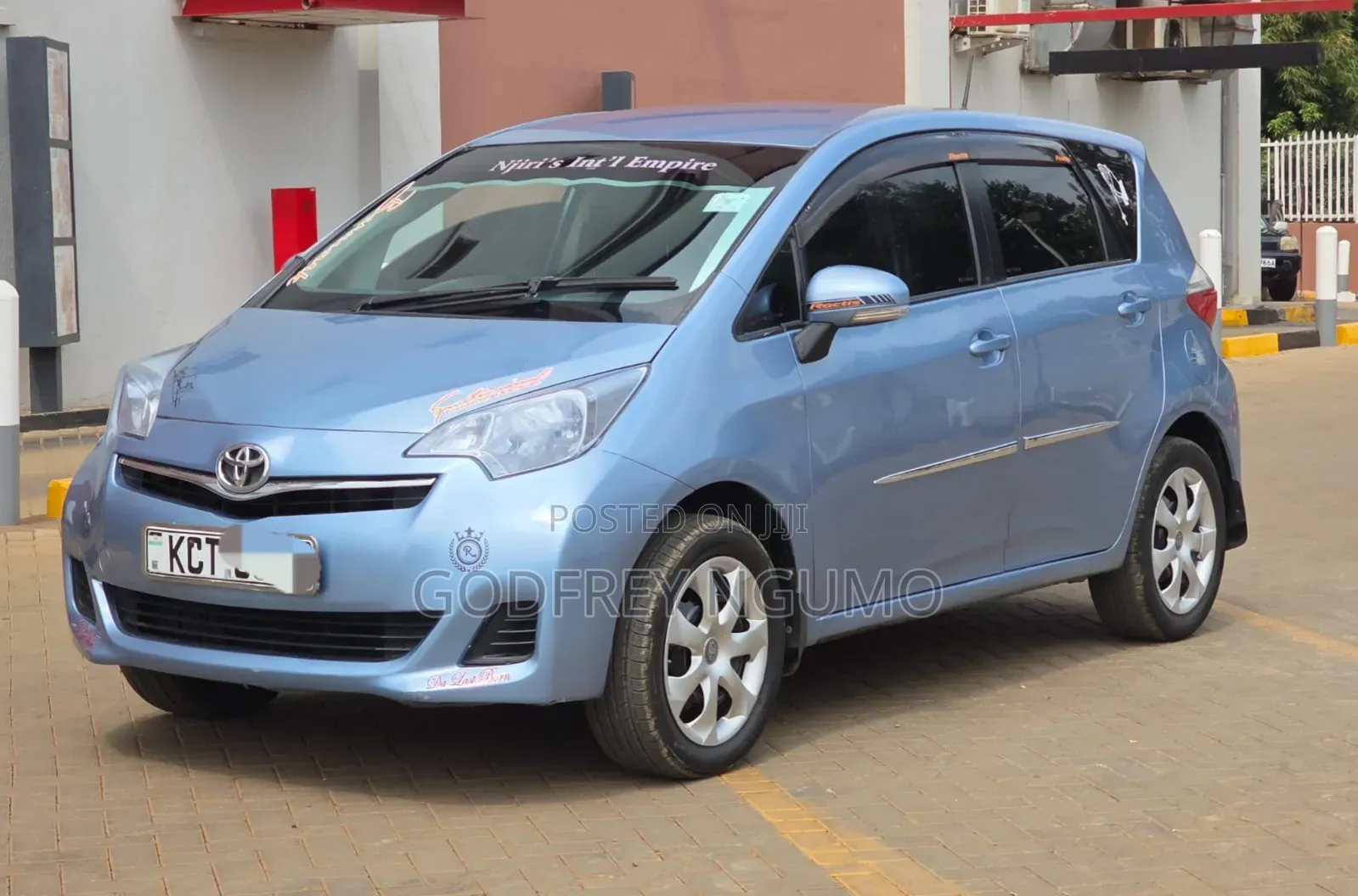 Toyota Ractis 2012 Blue