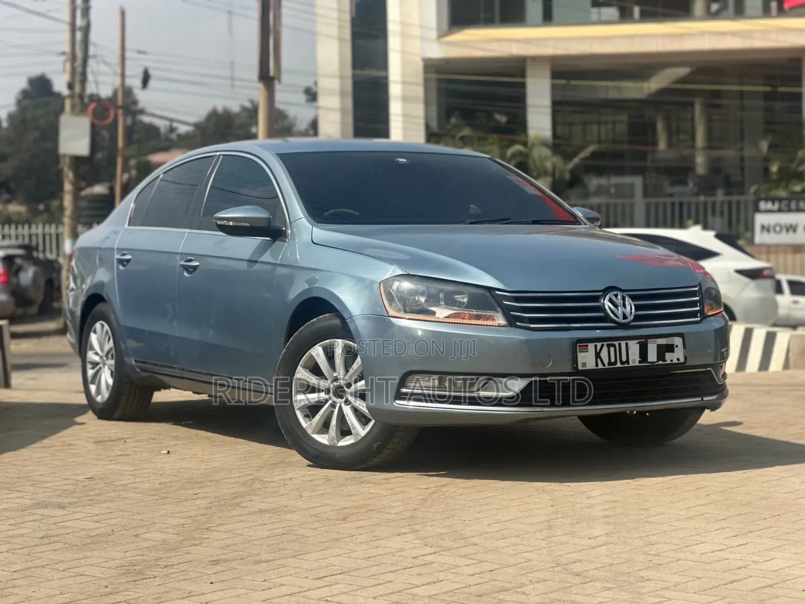 Volkswagen Passat 2013 Blue