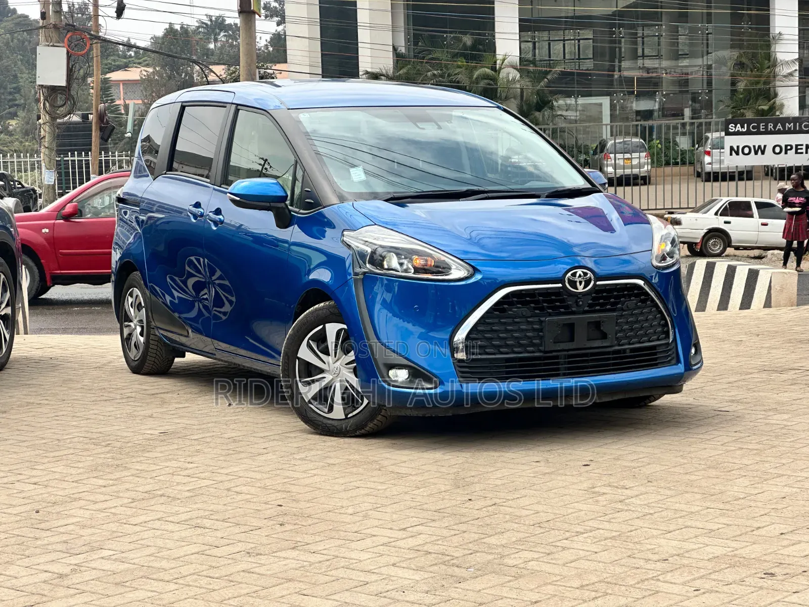 Toyota Sienta 2020 Blue