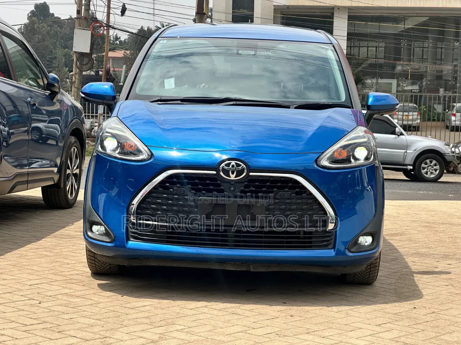 Toyota Sienta 2020 Blue
