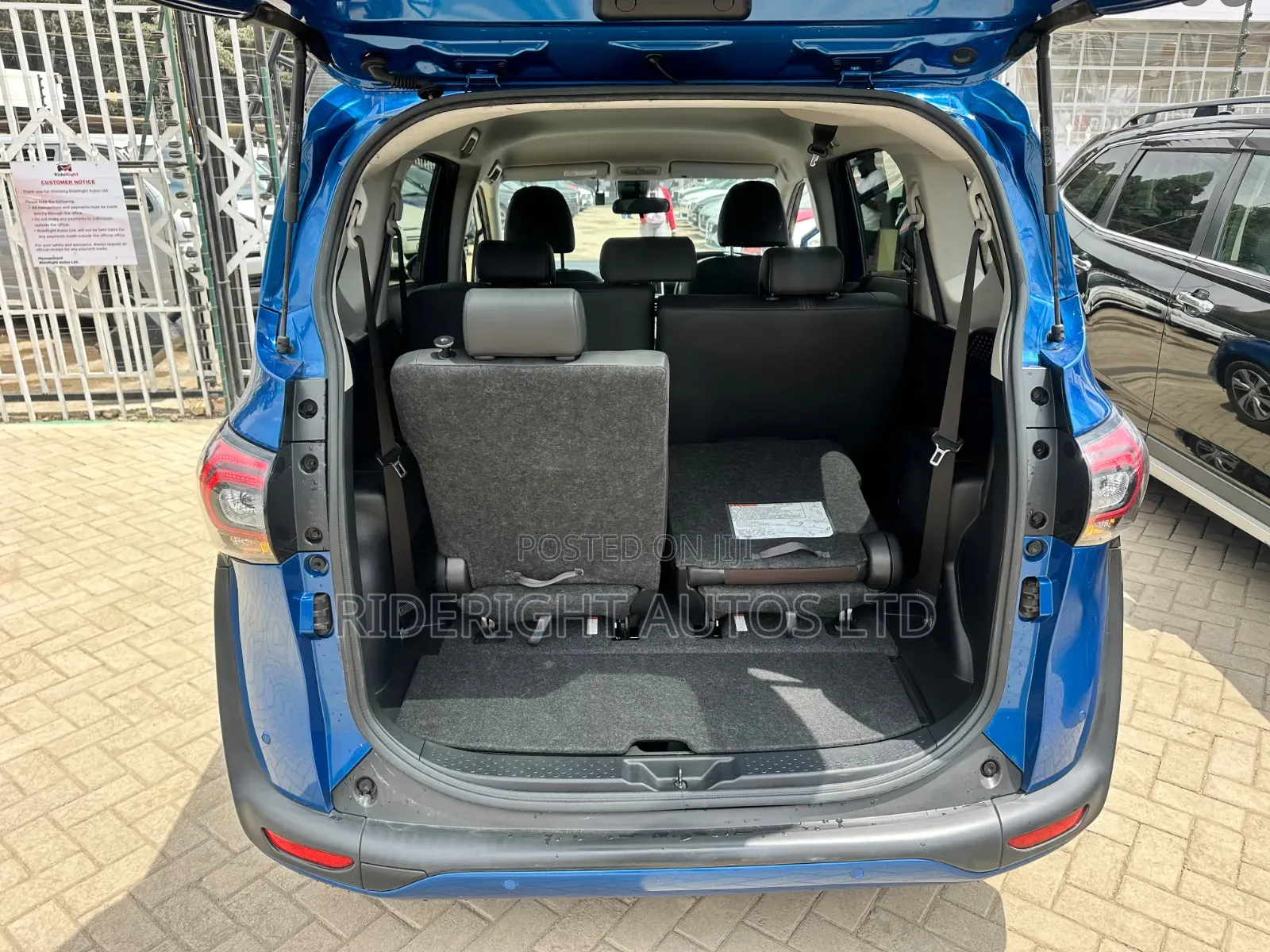 Toyota Sienta 2020 Blue