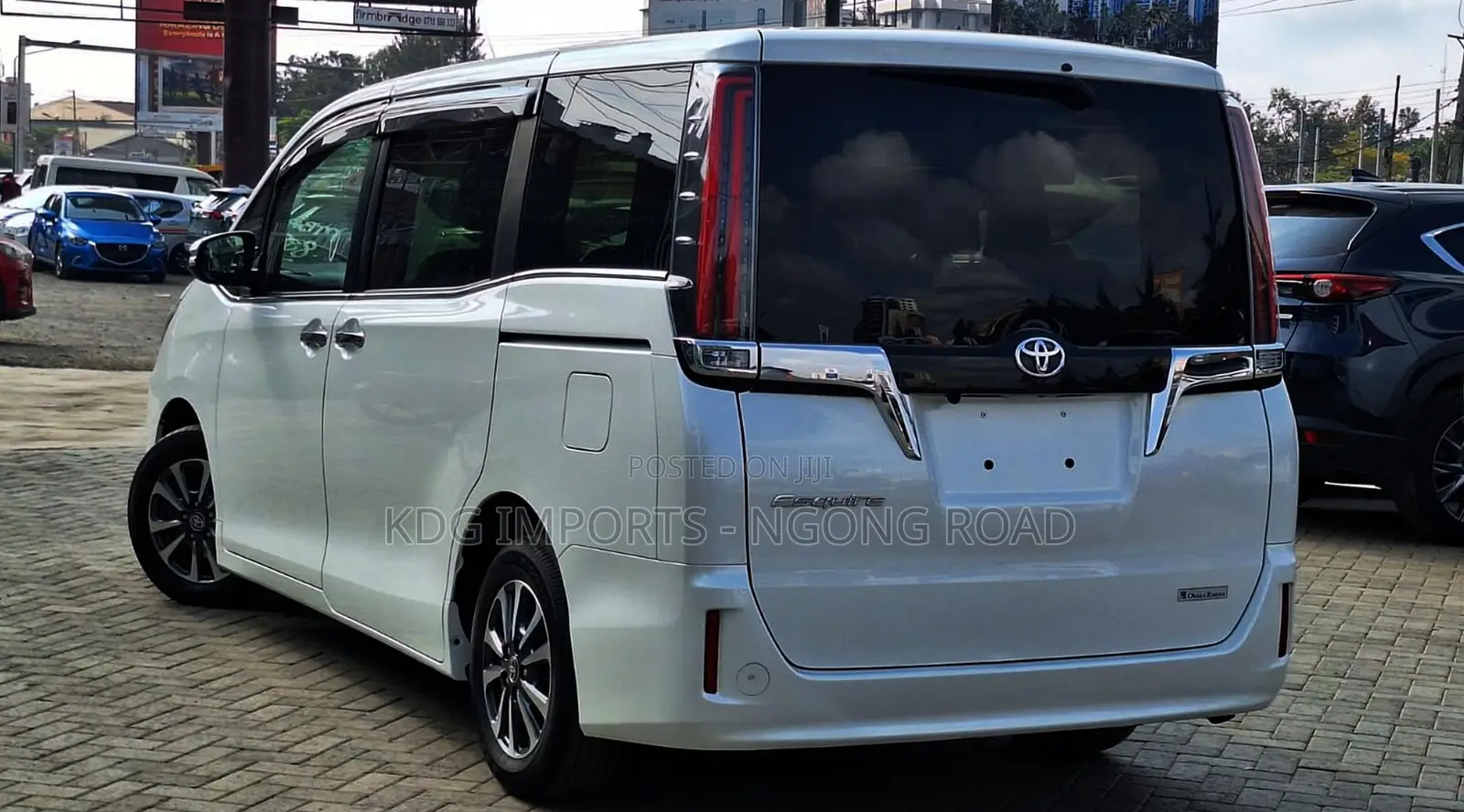 Toyota Esquire 2019 White