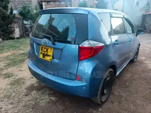 Toyota Ractis 2011 Blue