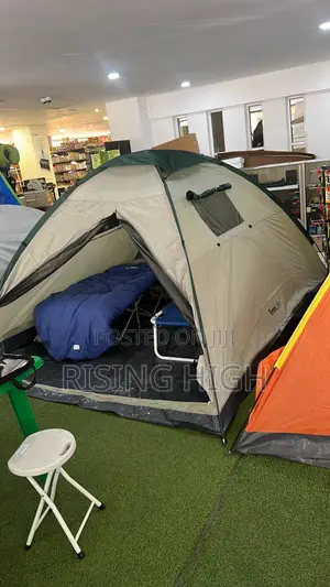 6-7Man Spacious Camping Tent.  Ventilated