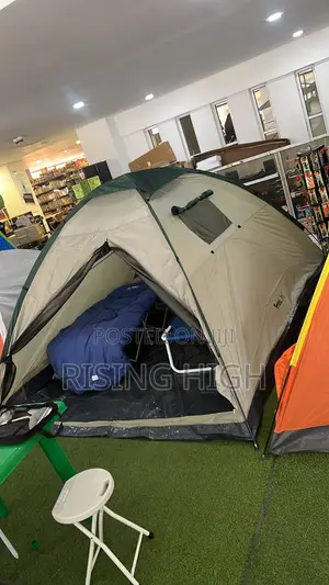 6-7Man Spacious Camping Tent.  Ventilated