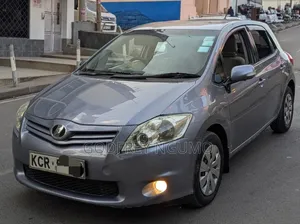 Toyota Auris 2011 Blue