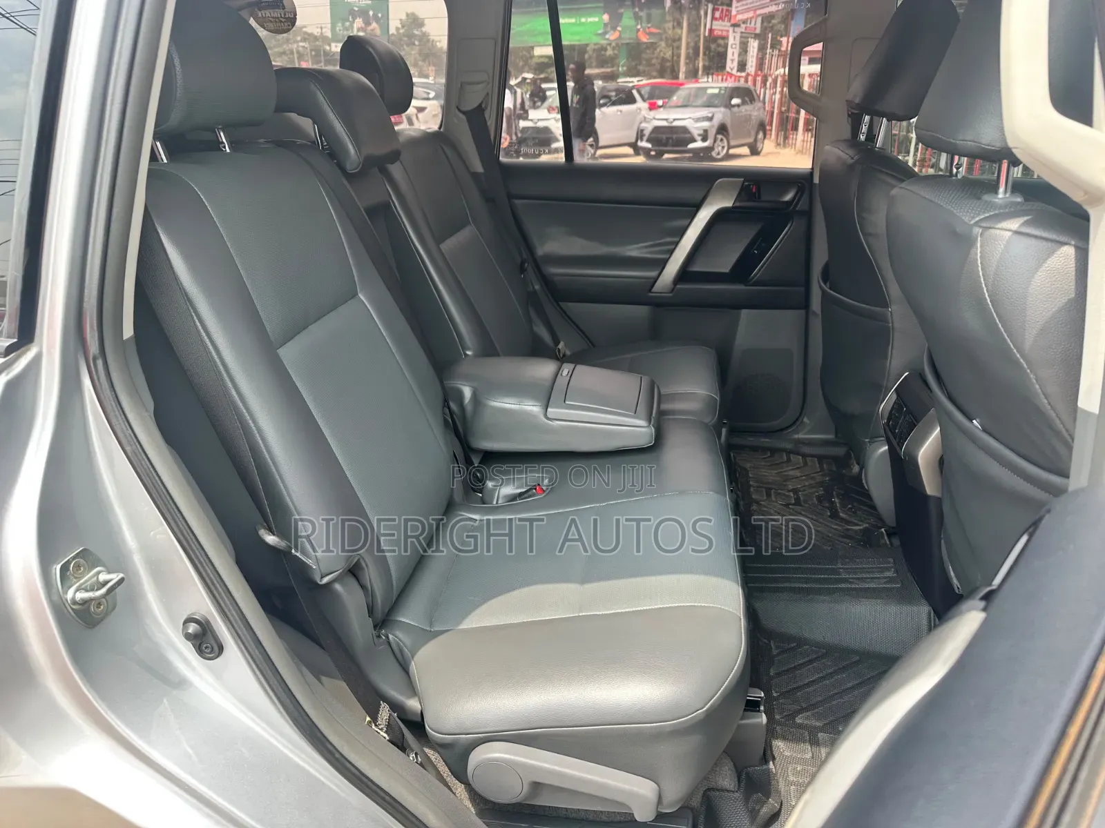 Toyota Land Cruiser Prado 2012 Silver