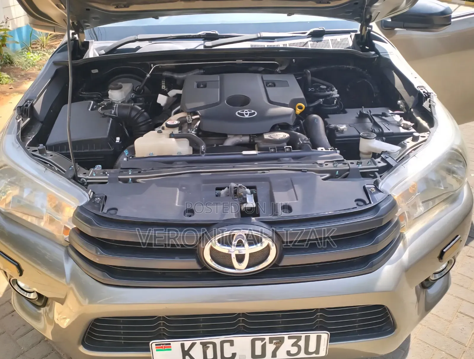 Toyota Hilux 2021 Brown