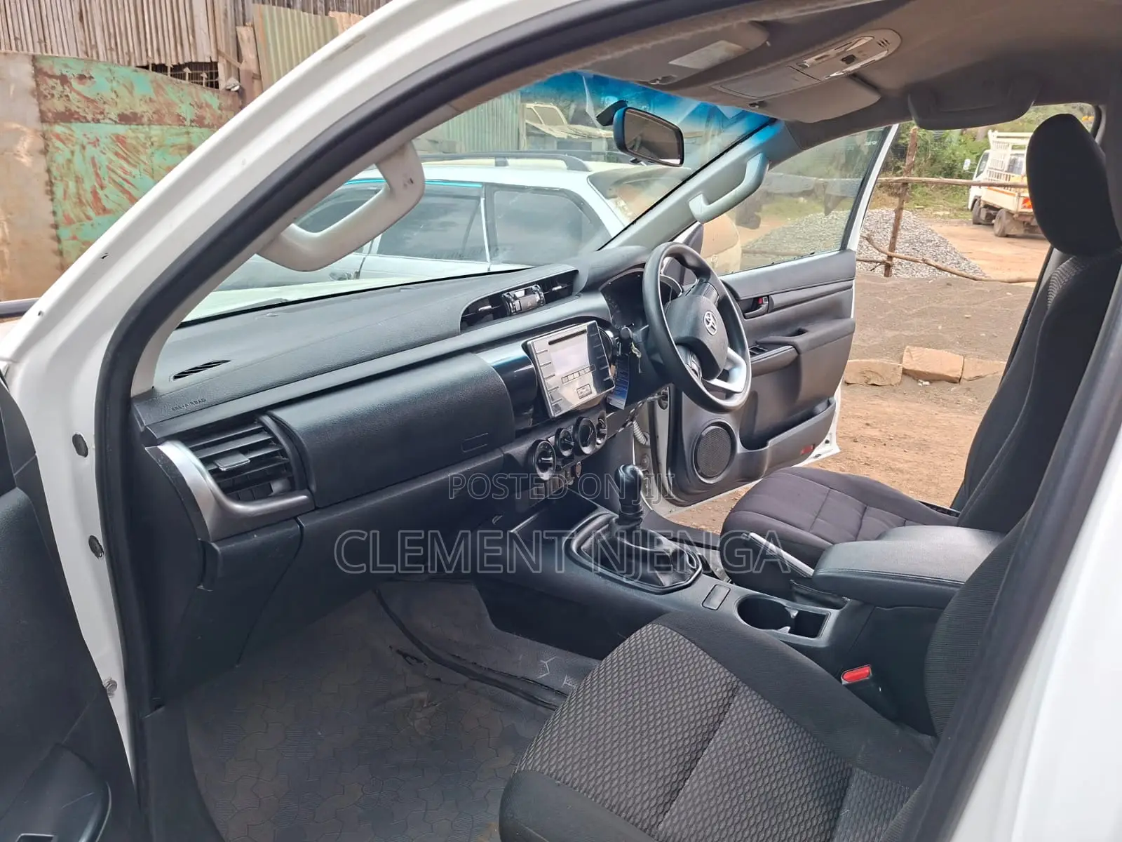 Toyota Hilux Revo Double Cab Deisel 2.4 AWD 2017 White