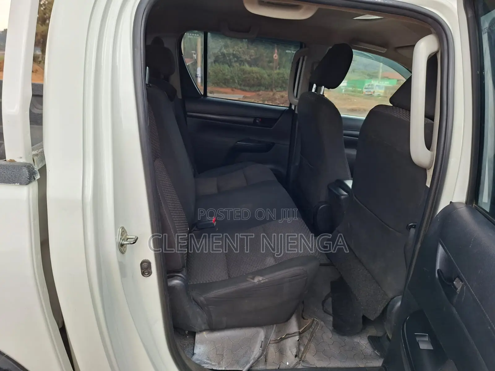 Toyota Hilux Revo Double Cab Deisel 2.4 AWD 2017 White