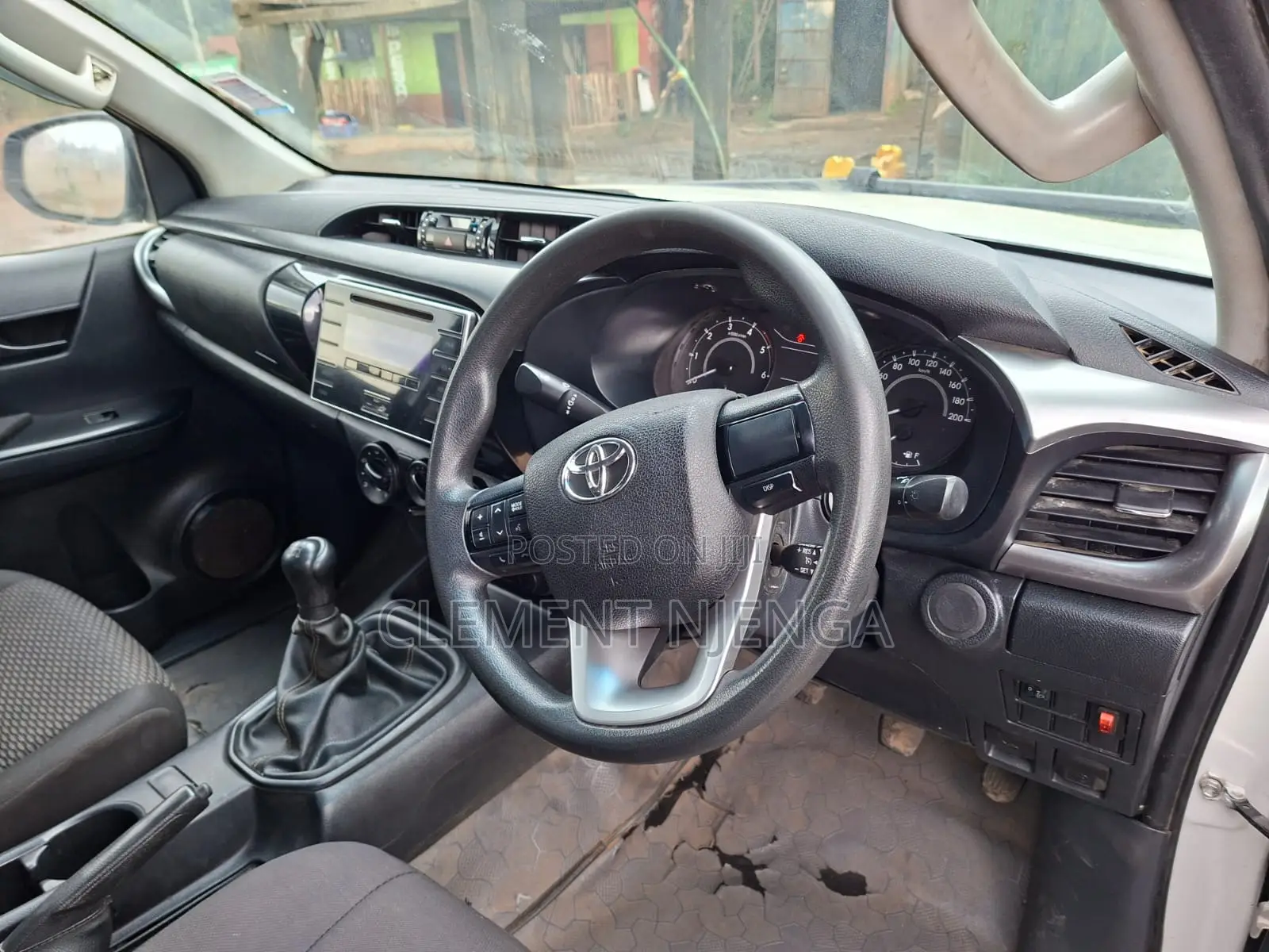 Toyota Hilux Revo Double Cab Deisel 2.4 AWD 2017 White