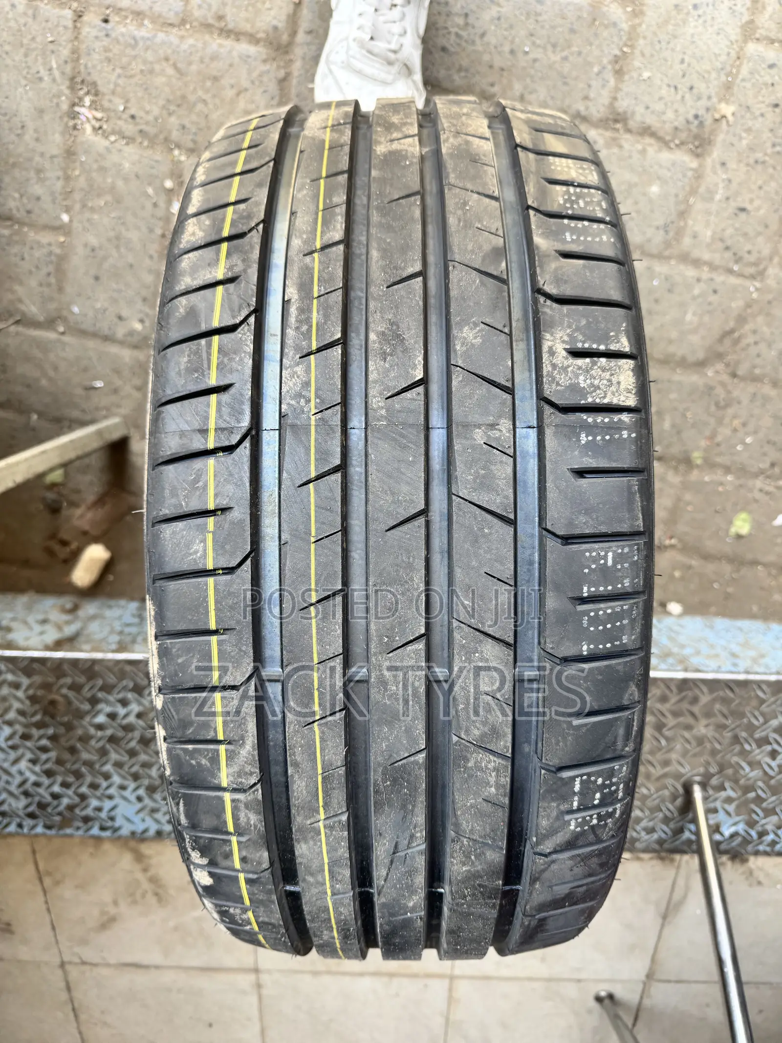 245/35r19 Zextour