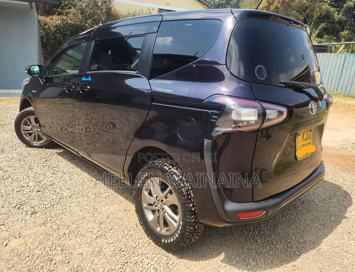 Toyota Sienta 2017 Black