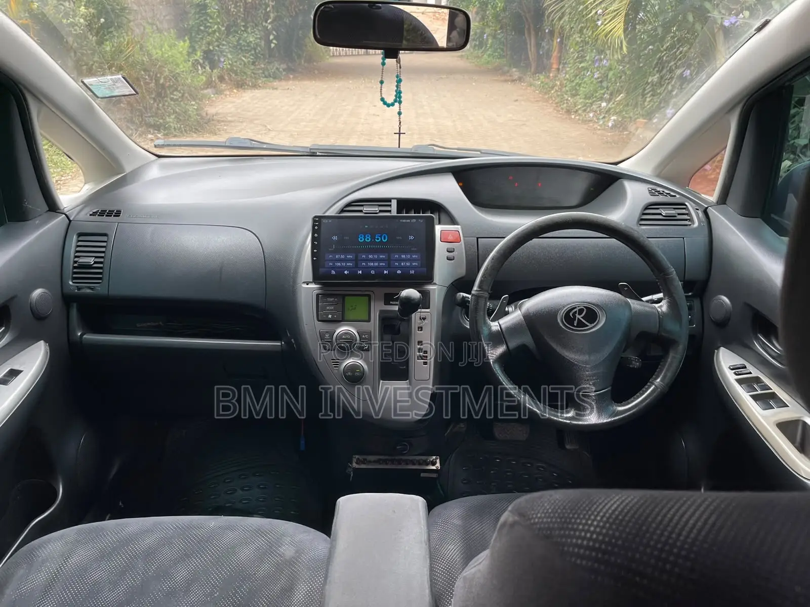 Toyota Ractis 1.5 FWD 2006 Silver