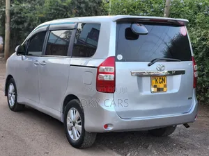 Toyota Noah 2011 Silver