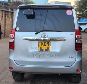 Toyota Noah 2011 Silver
