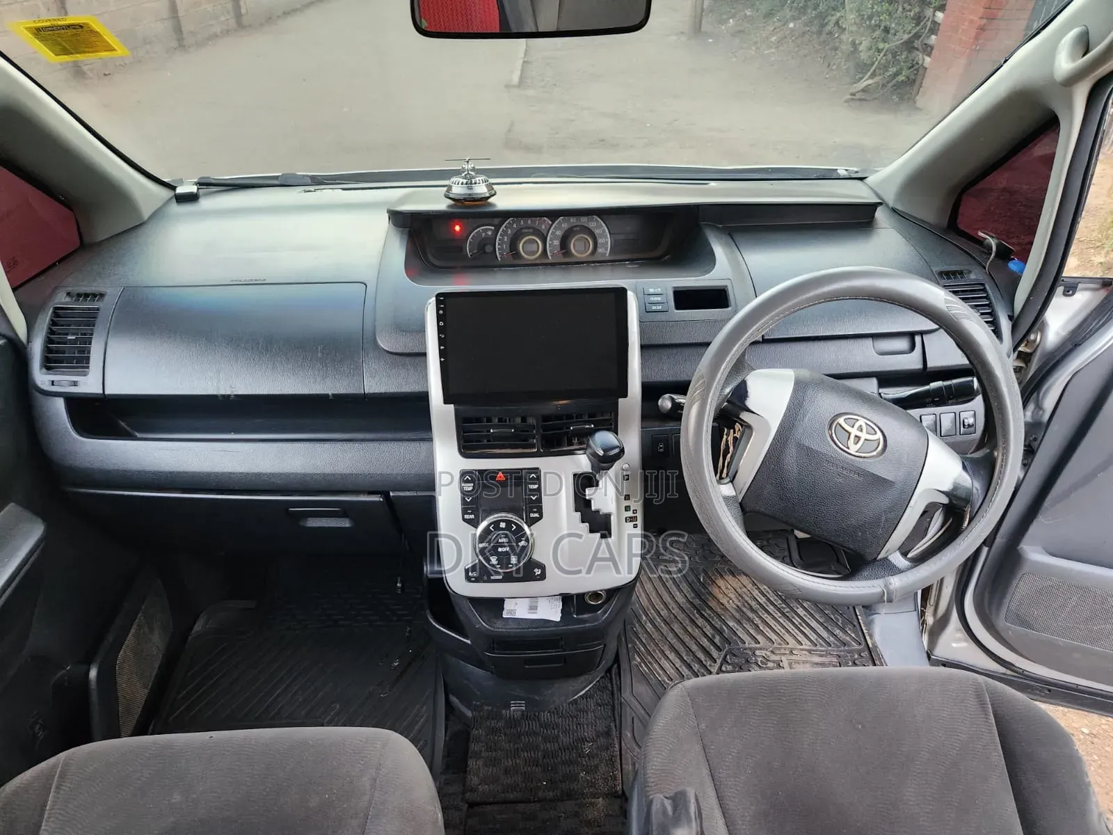 Toyota Noah 2011 Silver
