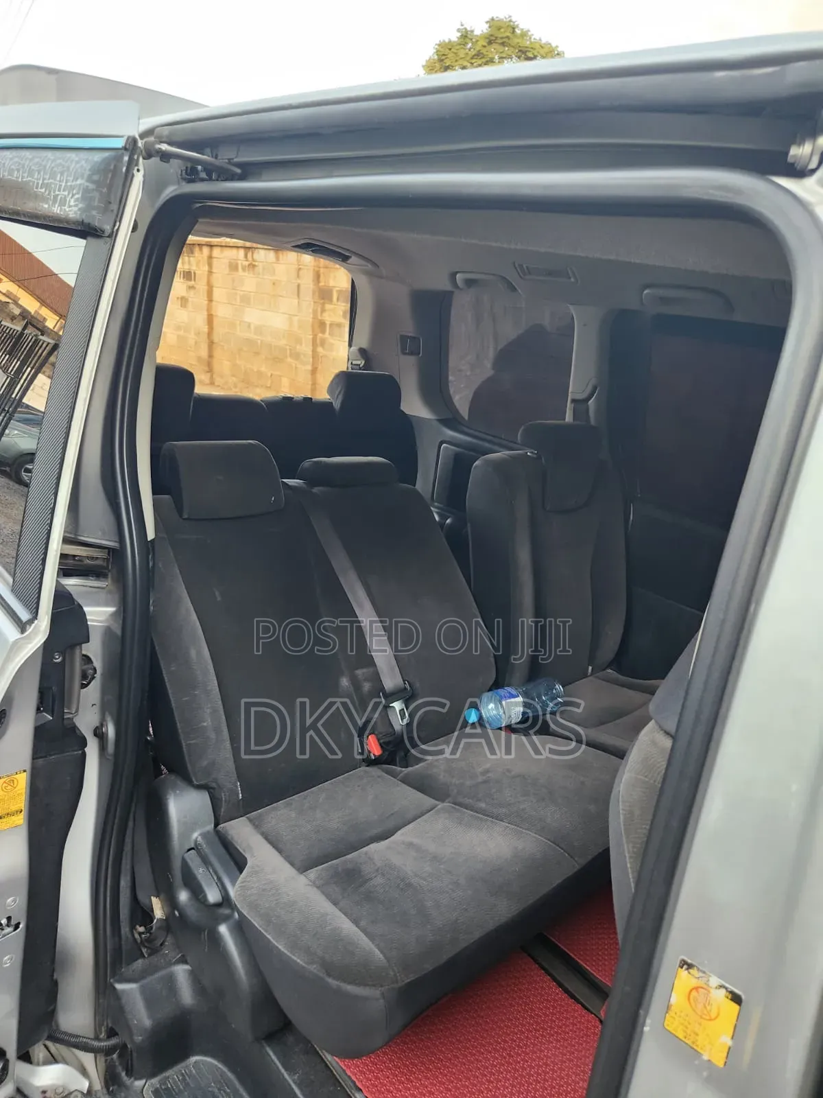 Toyota Noah 2011 Silver